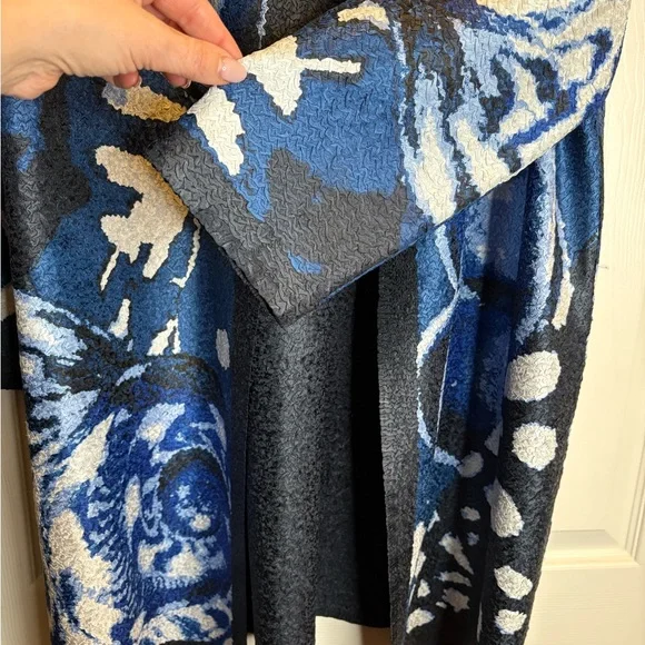 Chico's Travelers Blue and Black and solid black reversible long Cardigan 12P - Picture 4 of 10